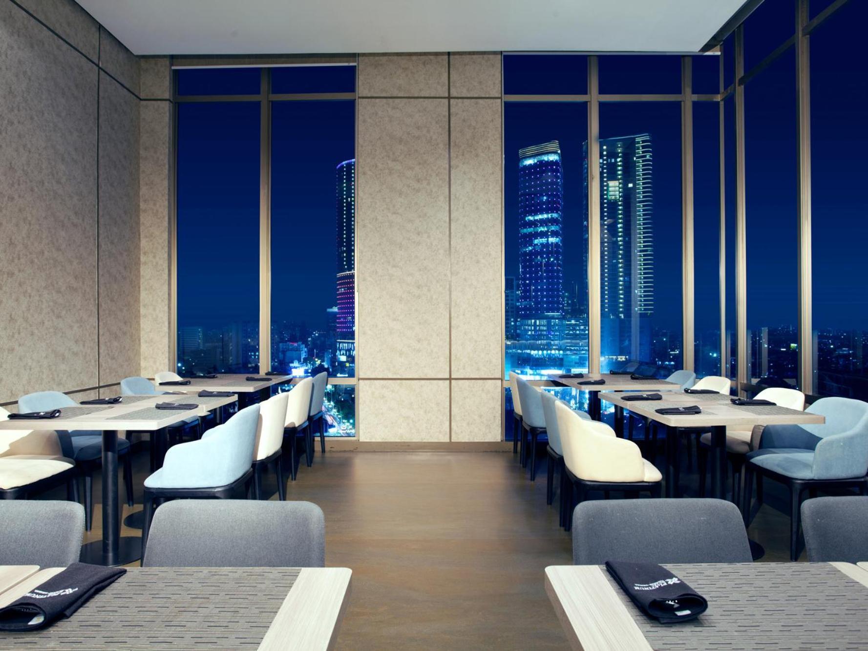 Platinum Hotel Tunjungan Surabaya Eksteriør billede