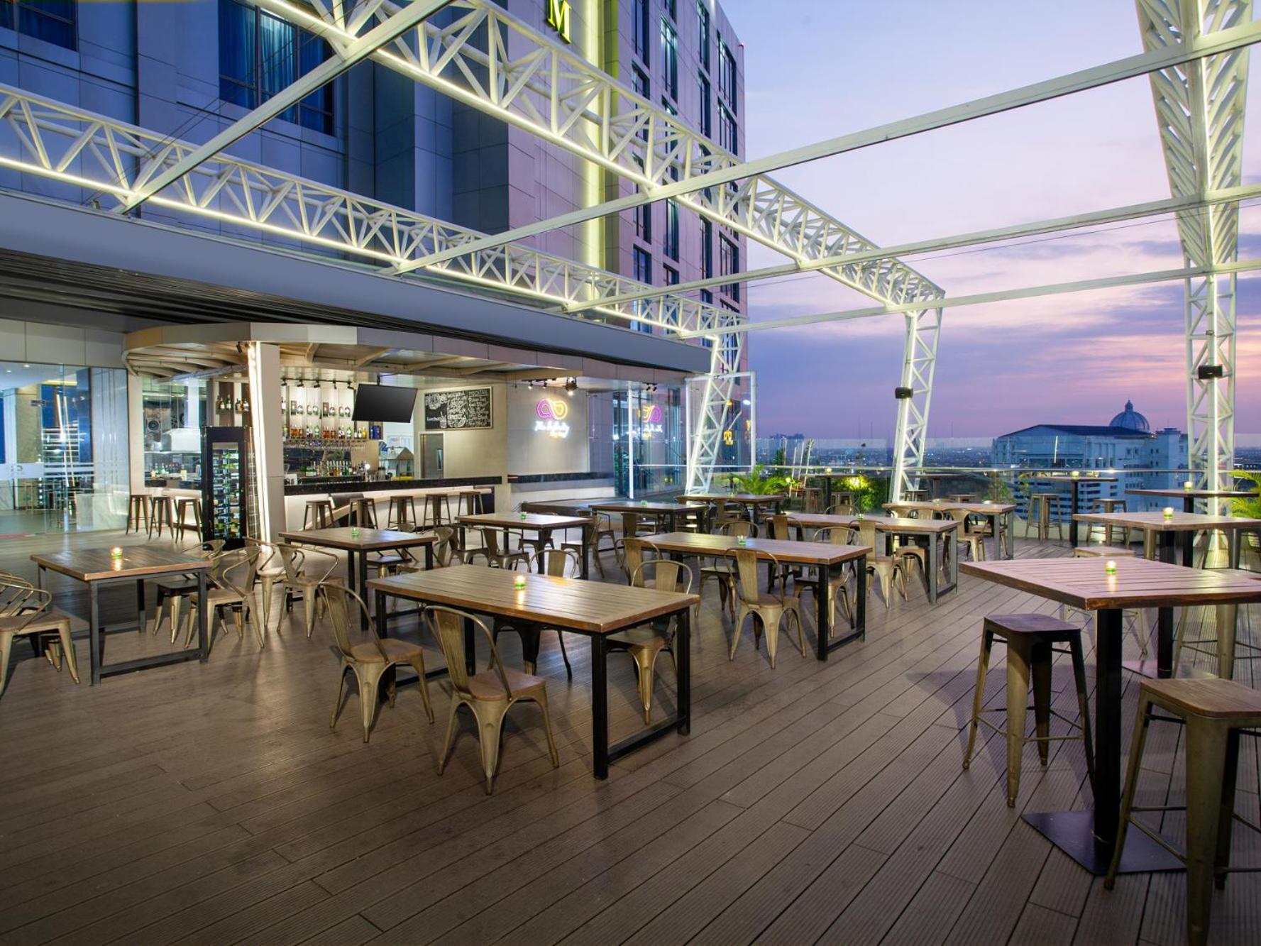 Platinum Hotel Tunjungan Surabaya Eksteriør billede